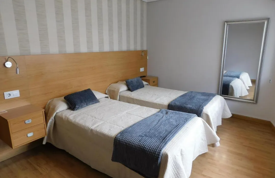 Hostal Crisol X Liste Station-1