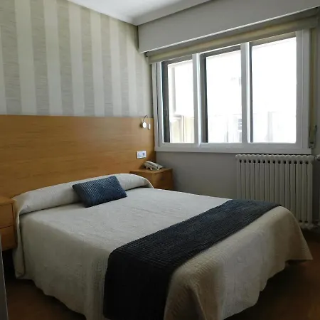 Hostal Crisol X Liste Station-3